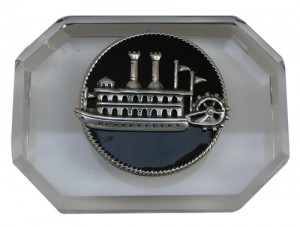 Paperweight with Steamboat theme